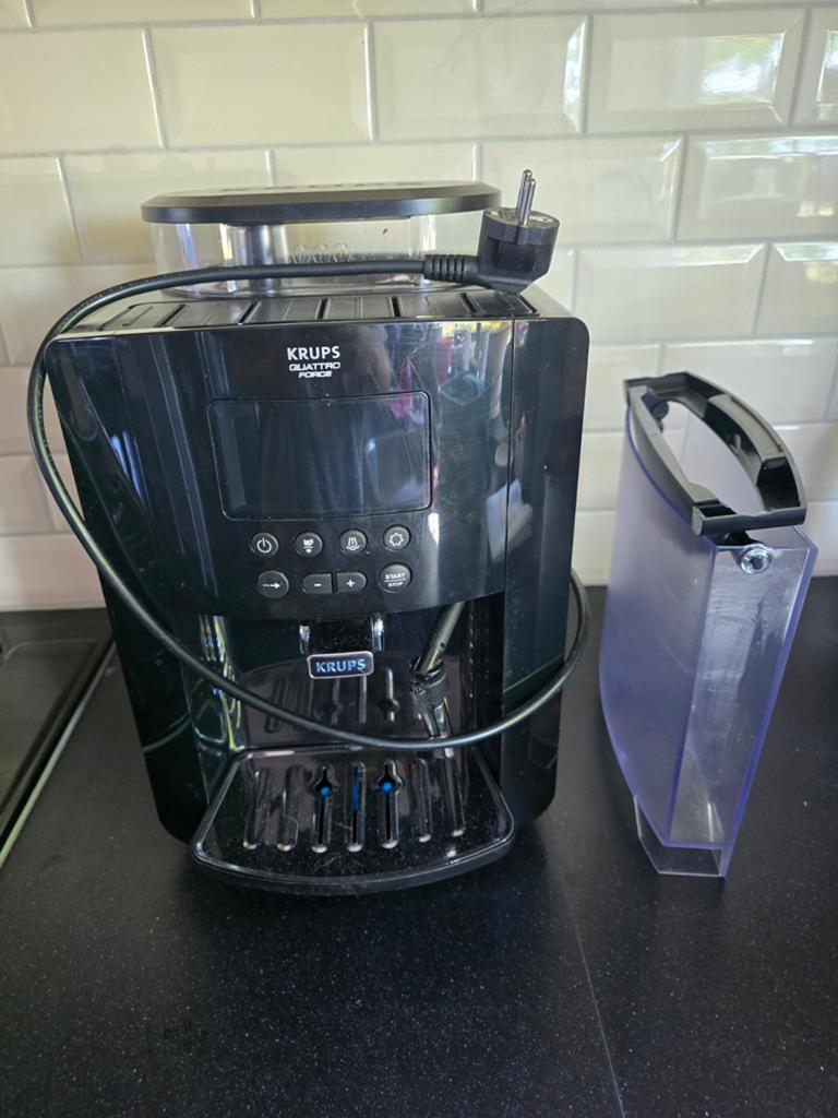 Krups Arabica Picto EA8110 Volautomatische Espressomachine, Afneembaar waterreservoir, Gebruikt, Espresso apparaat, 2 tot 4 kopjes
