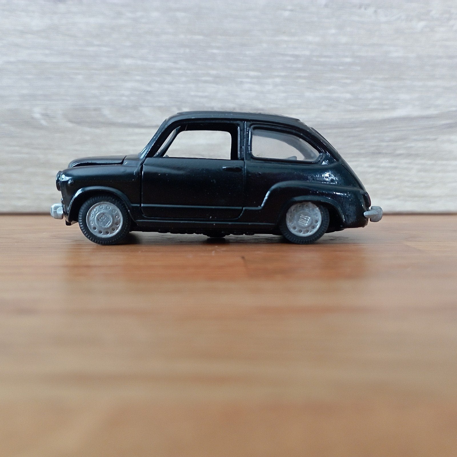 Seat 600 1:43, Ophalen of Verzenden, Zo goed als nieuw, Auto, Overige merken