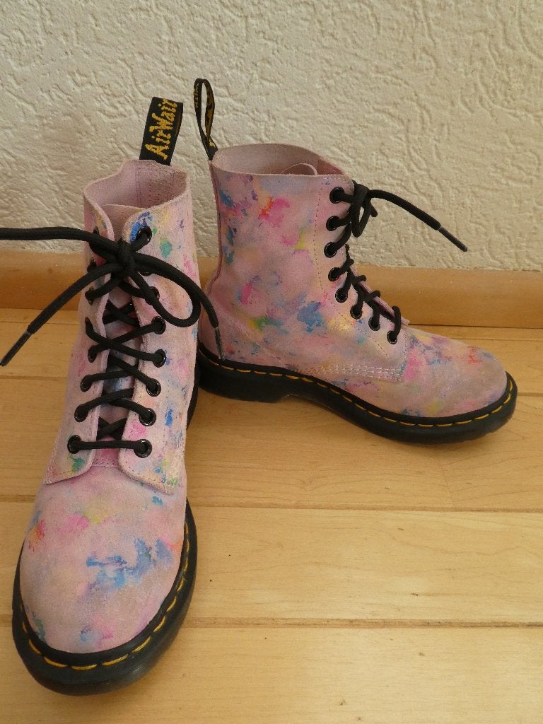 Dr. Martens veterlaarzen maat 37 roze Pascal regenboog verf, Kleding | Dames, Verzenden, Lage of Enkellaarzen, Roze, Dr. Martens