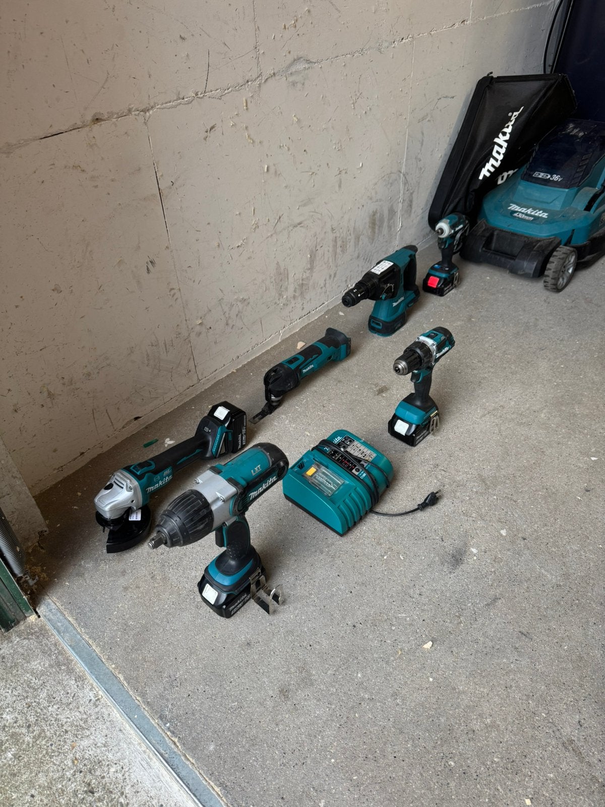 GROTE MAKITA COMBISET 18v nette staat, Ophalen of Verzenden, Zo goed als nieuw, Boor- en/of Breekhamer