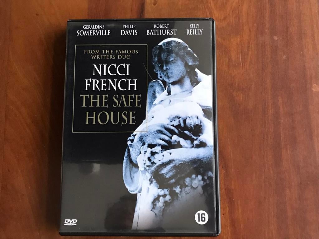 Nicci French ‘ The save house’, Vanaf 16 jaar, Ophalen of Verzenden, Zo goed als nieuw