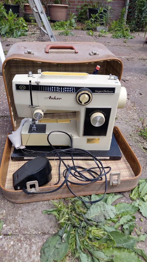 Vintage naaimachine, Hobby en Vrije tijd, Ophalen, Naaimachine, Overige merken