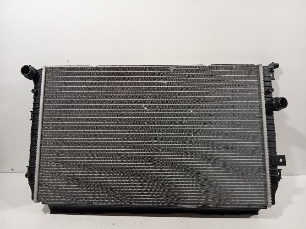 Radiateur Volkswagen Tiguan, Onderdelen@venauto.nl, Van der Ven Autorecycling B.V., Gebruikt, Ettenseweg 76, 4706 PB Roosendaal, The Netherlands