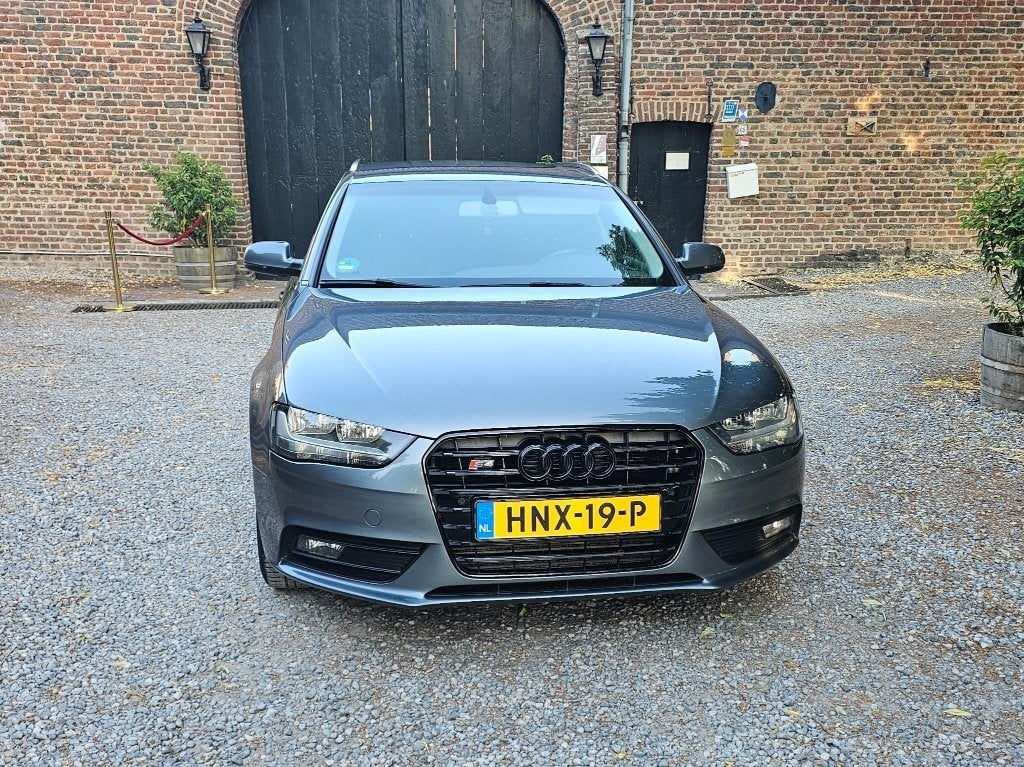 Audi A4 Avant 215 PK | 138.875 km | 2e eigenaar  APK 04-2027, Auto's, Euro 5, Stof, 4 cilinders, A4