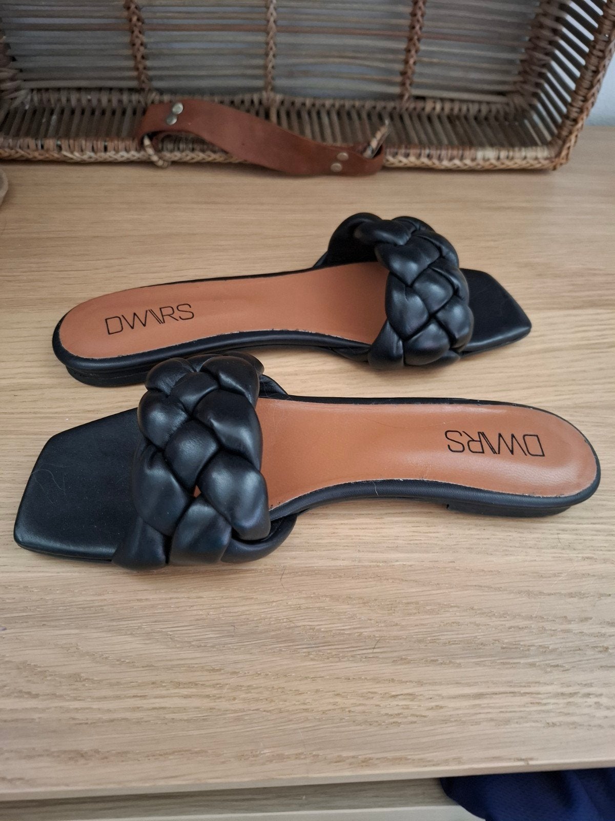 DWARS slippers maat 40, nog helemaal nieuw, Kleding | Dames, Slippers, DWARS, Zwart, Nieuw