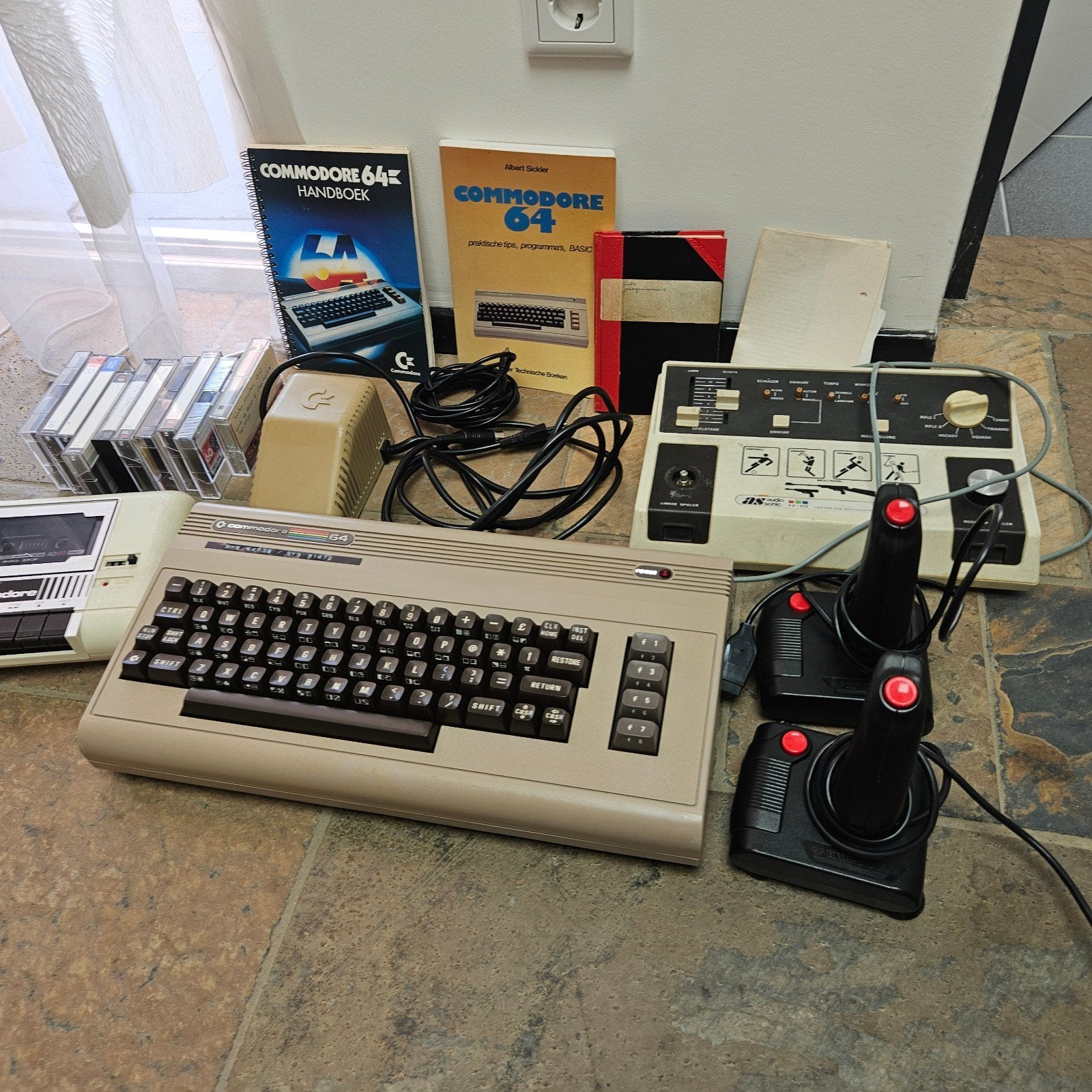 Commodore 64 Compleet met Accessoires en Spellen, Ophalen of Verzenden, Overige merken, Gebruikt