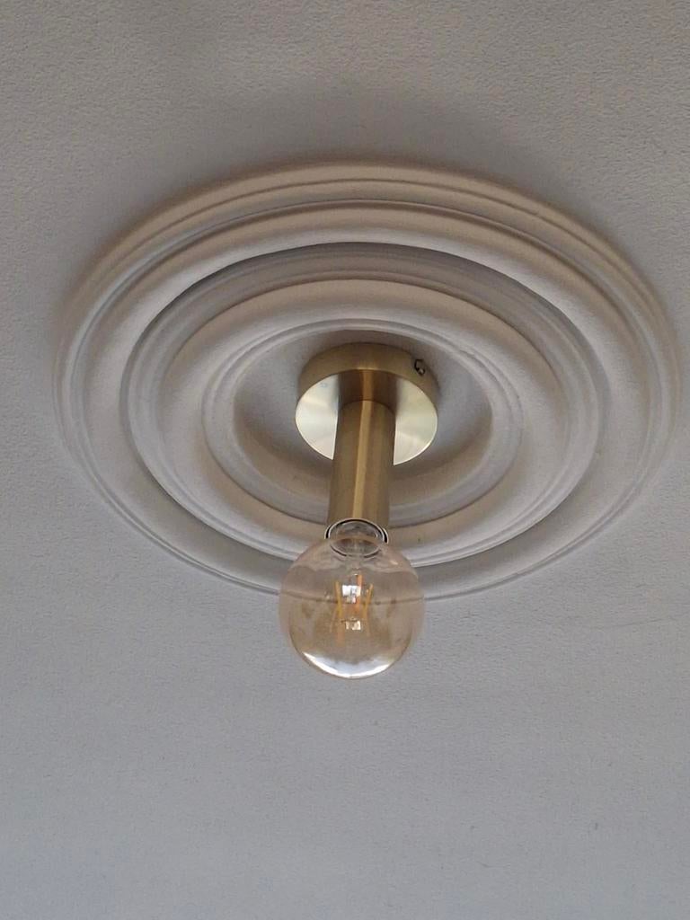 Plafondlamp met gouden armatuur en decoratieve rozet, Huis en Inrichting, Ophalen of Verzenden