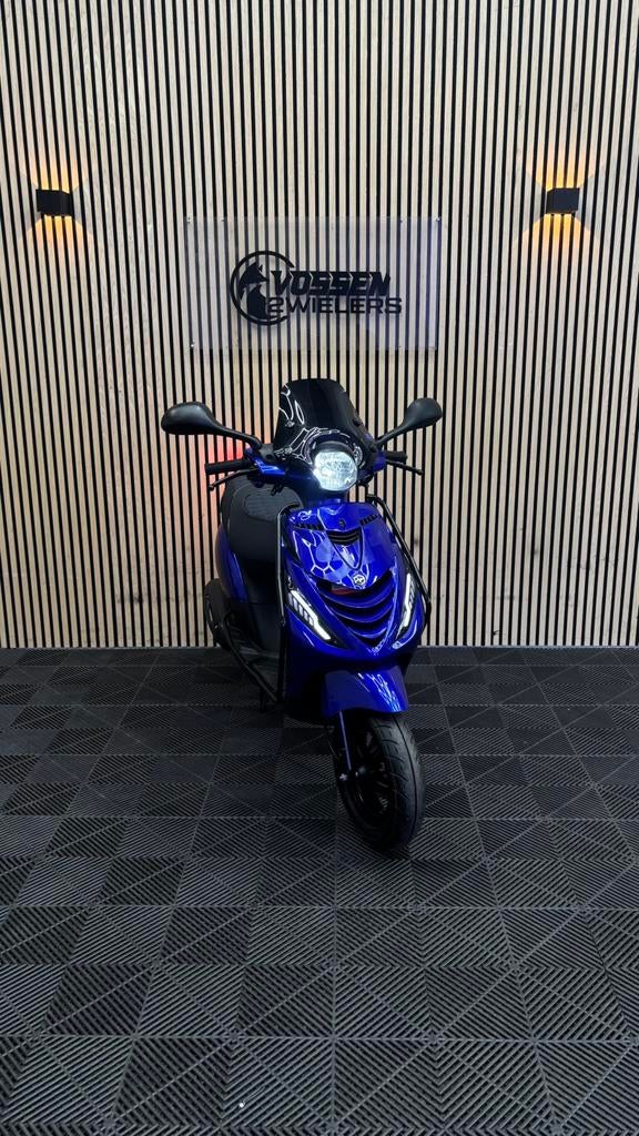 Piaggio Zip | Custom | Candy Blue | Full option | E4, Fietsen en Brommers, Scooters | Piaggio, Zip, Zo goed als nieuw, Benzine