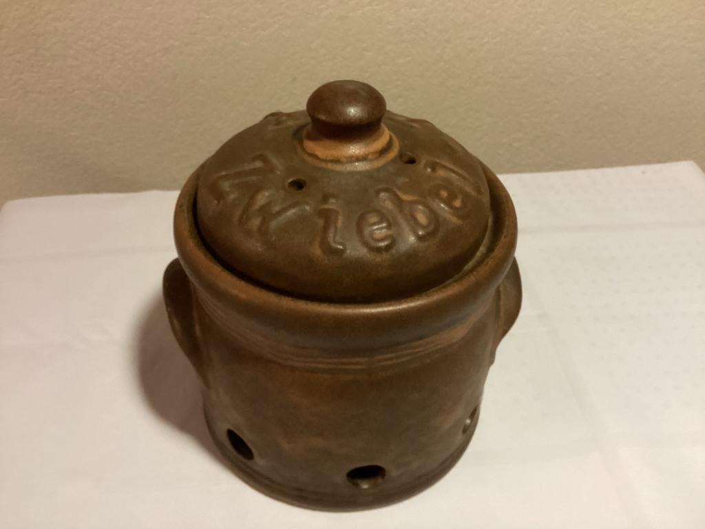 Uien/Knoflook Pot. Bruin Gress/Steengoed. Germany., Ophalen of Verzenden
