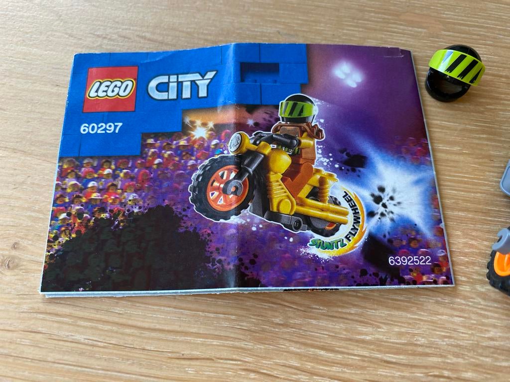 Lego City 60297 Stuntmotor met minifiguur, Ophalen of Verzenden, Zo goed als nieuw