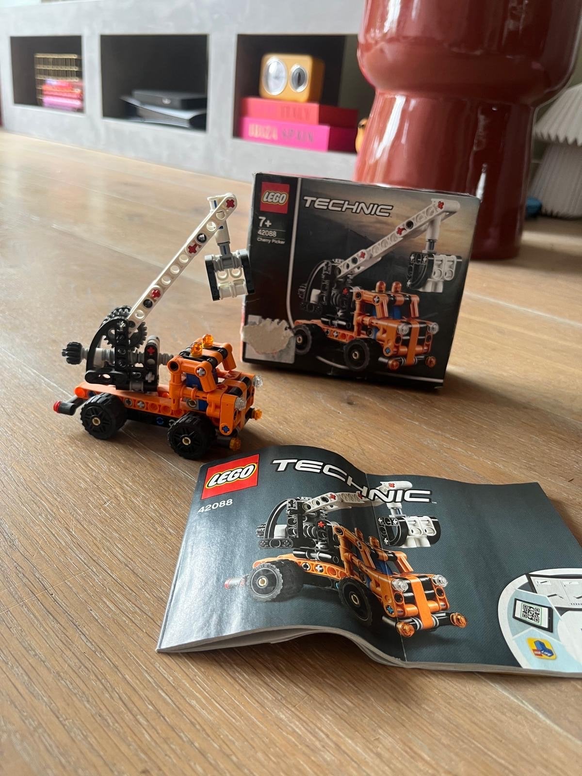 Lego Technic 42088 Cherry Picker, Lego, Ophalen of Verzenden, Zo goed als nieuw, Complete set