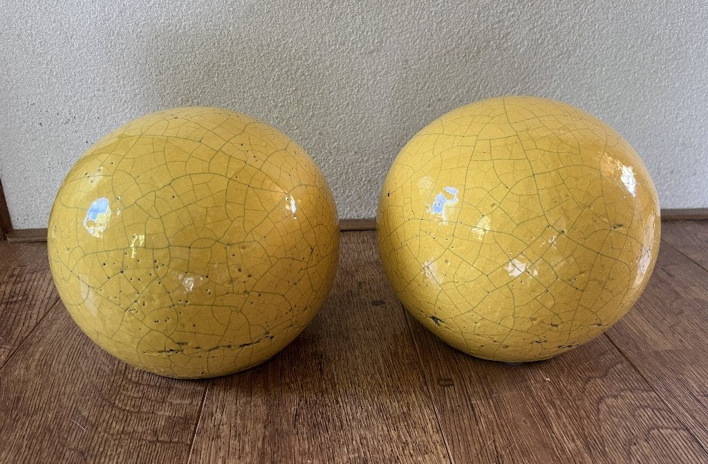 Twee Keramieken bollen 20 cm, Ophalen, Gebruikt, Geel, Steen/keramiek