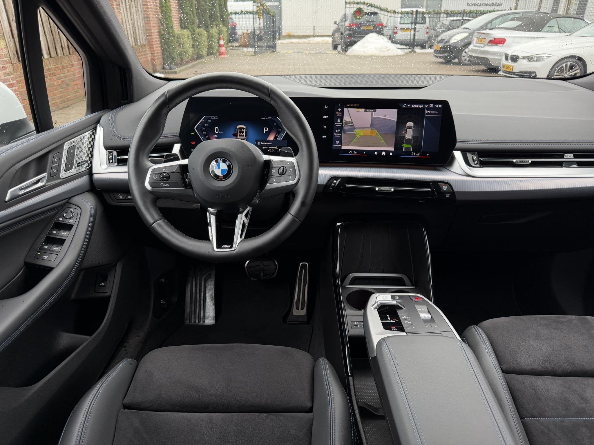 BMW 2-serie Active Tourer 218i M-Sport Massage|HarmanKardon|, Auto's, Dealer onderhouden, 136 pk, Gebruikt, Euro 6