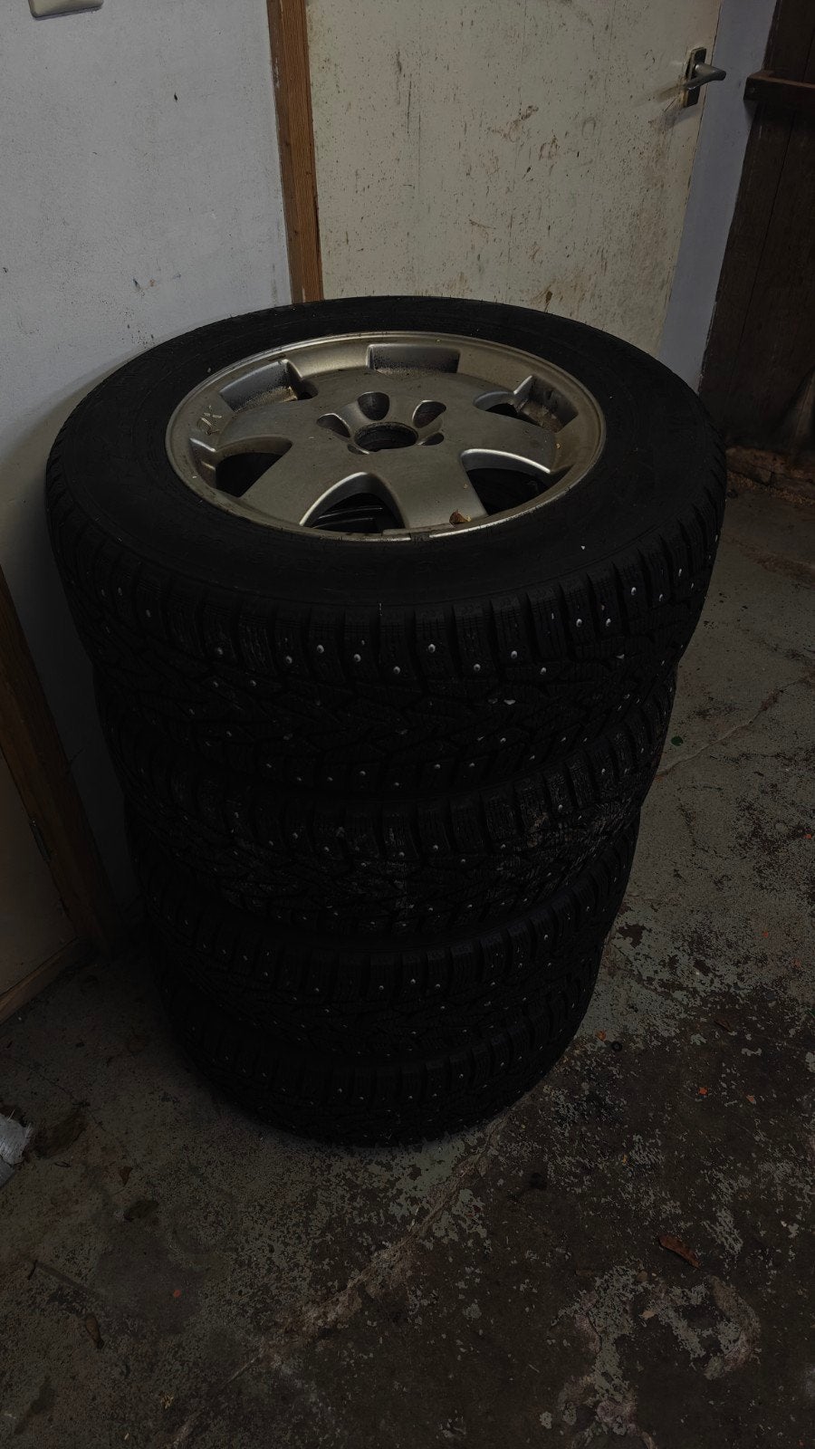 Set van 4 Spijkerbanden met velgen - 16 inch, 16 inch, Banden en Velgen, Personenwagen, Gebruikt