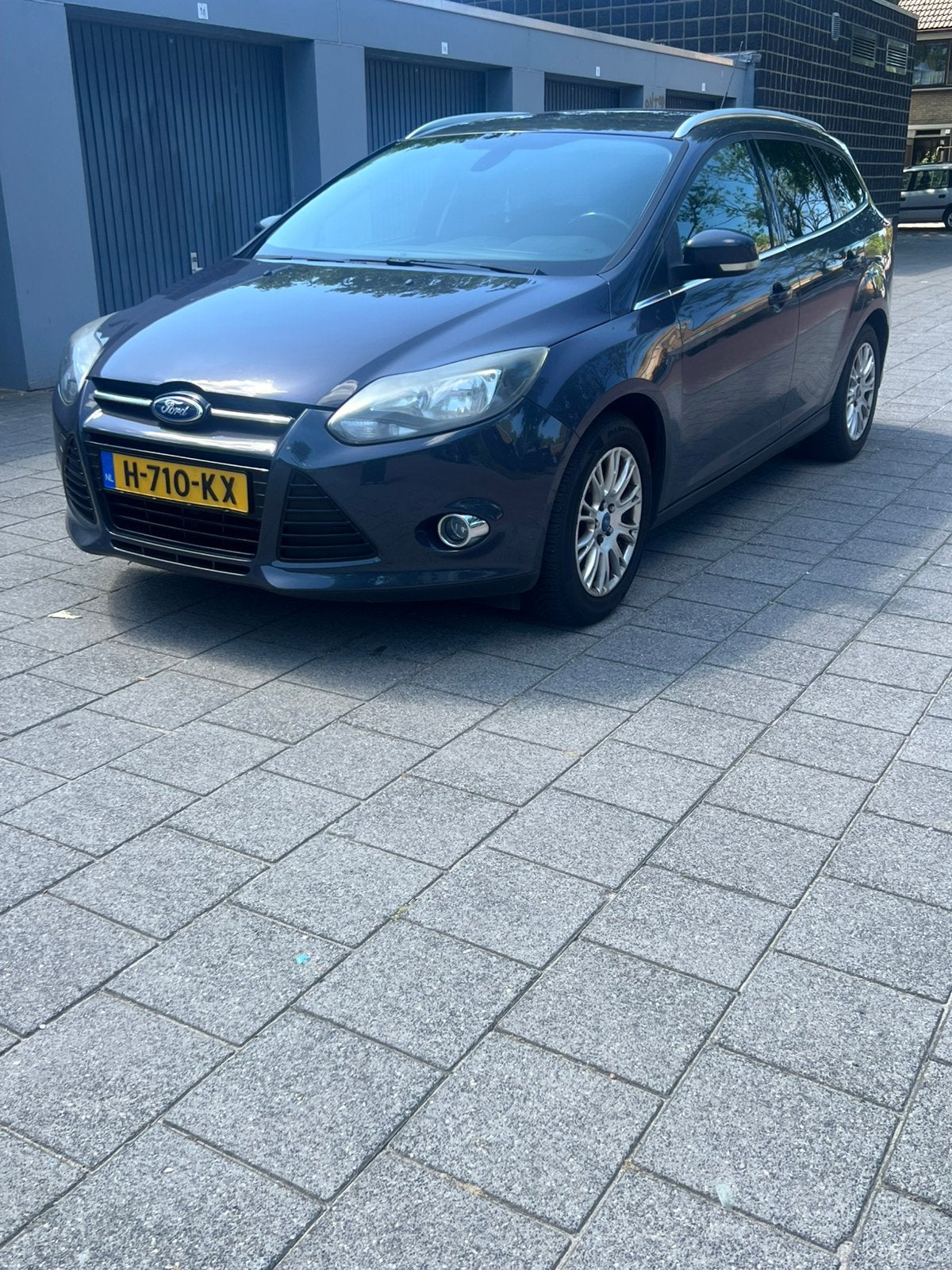 Ford Focus 1.6 Ti-vct 92KW 4-D 2011 Grijs, 1596 cc, Zwart, 4 cilinders, Stoelverwarming