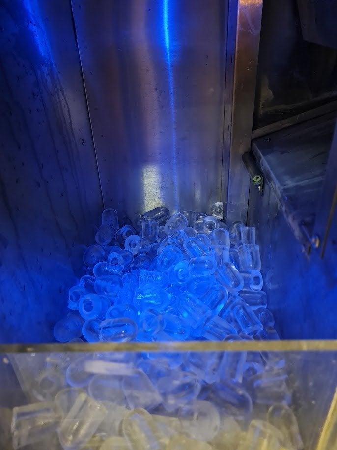 IJsblokjesmachine, Witgoed en Apparatuur, Ophalen, Gebruikt