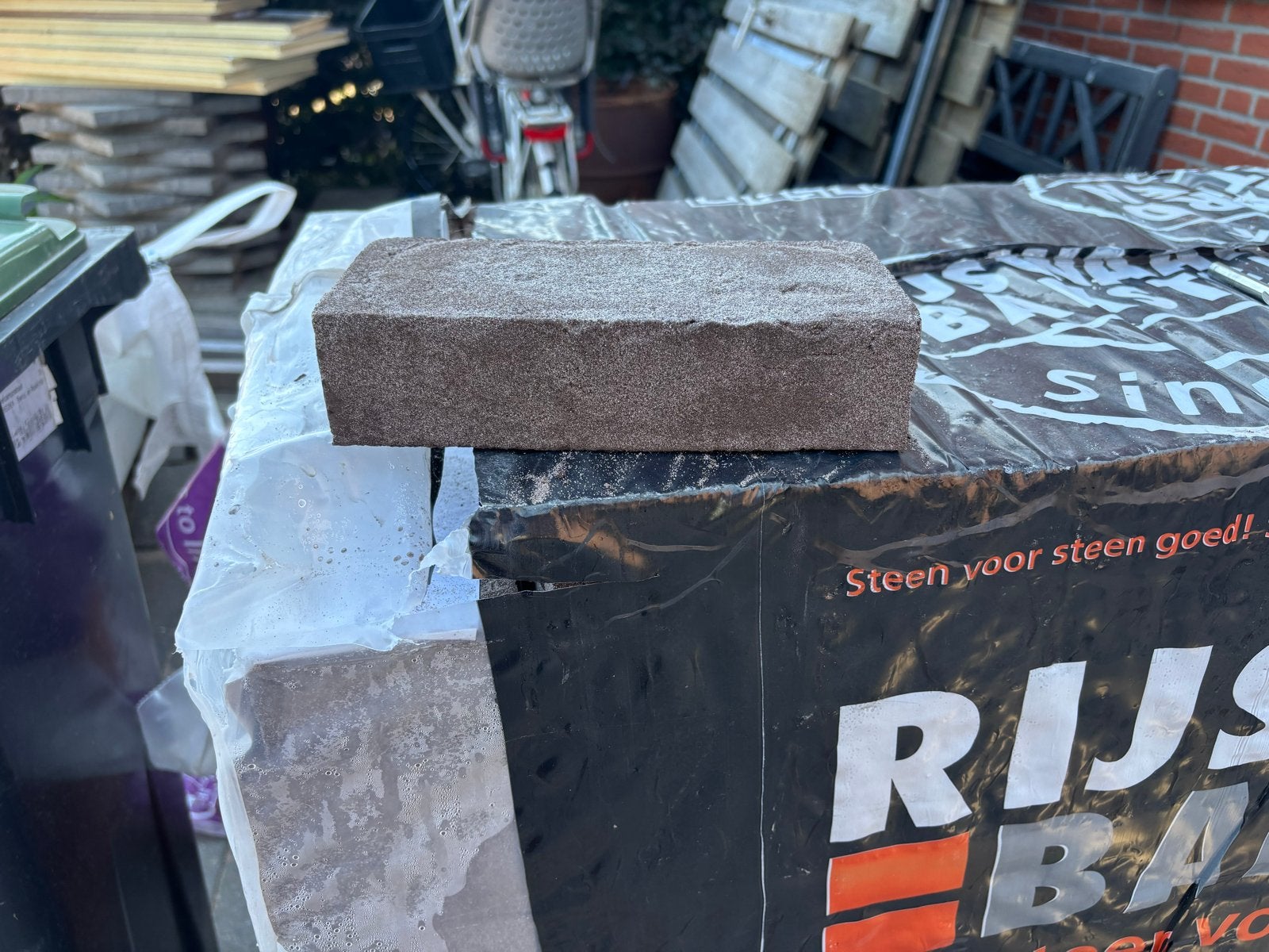 Bakstenen: Zwart Mangaan (400 stuks) en Montana (250 stuks), Ophalen, Nieuw, Bakstenen