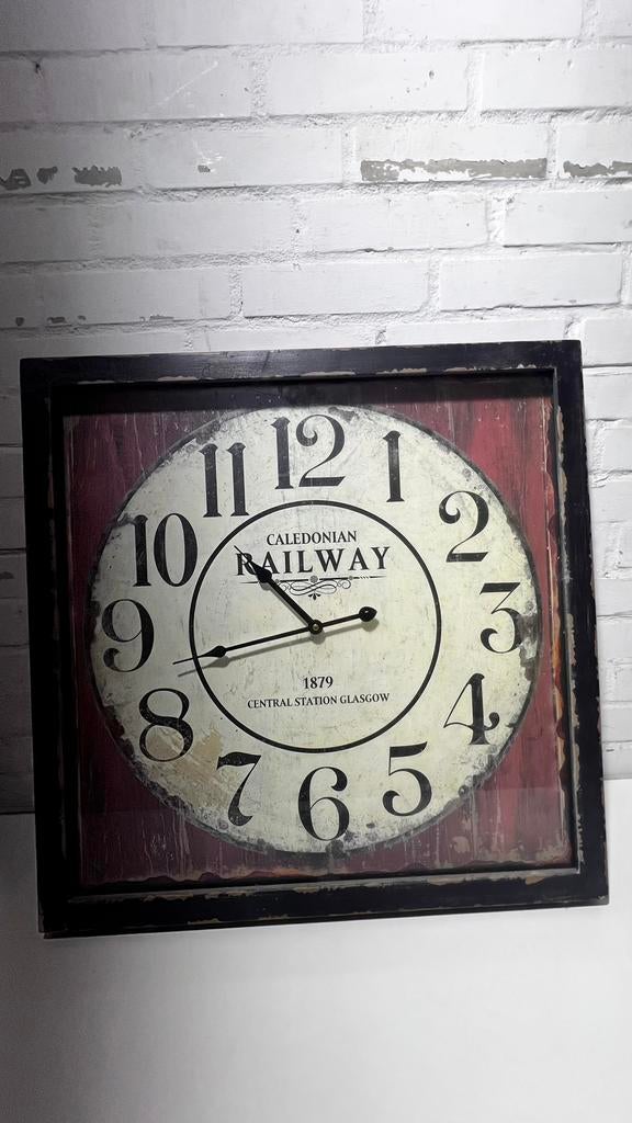 Vintage look klok caledonian railway 1879 central station, Wandklok, Ophalen of Verzenden, Zo goed als nieuw, Railway