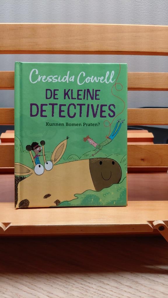 De Kleine Detectives: Kunnen Bomen Praten? - Cressida Cowell, Boeken, Kinderboeken | Jeugd | onder 10 jaar, Ophalen of Verzenden