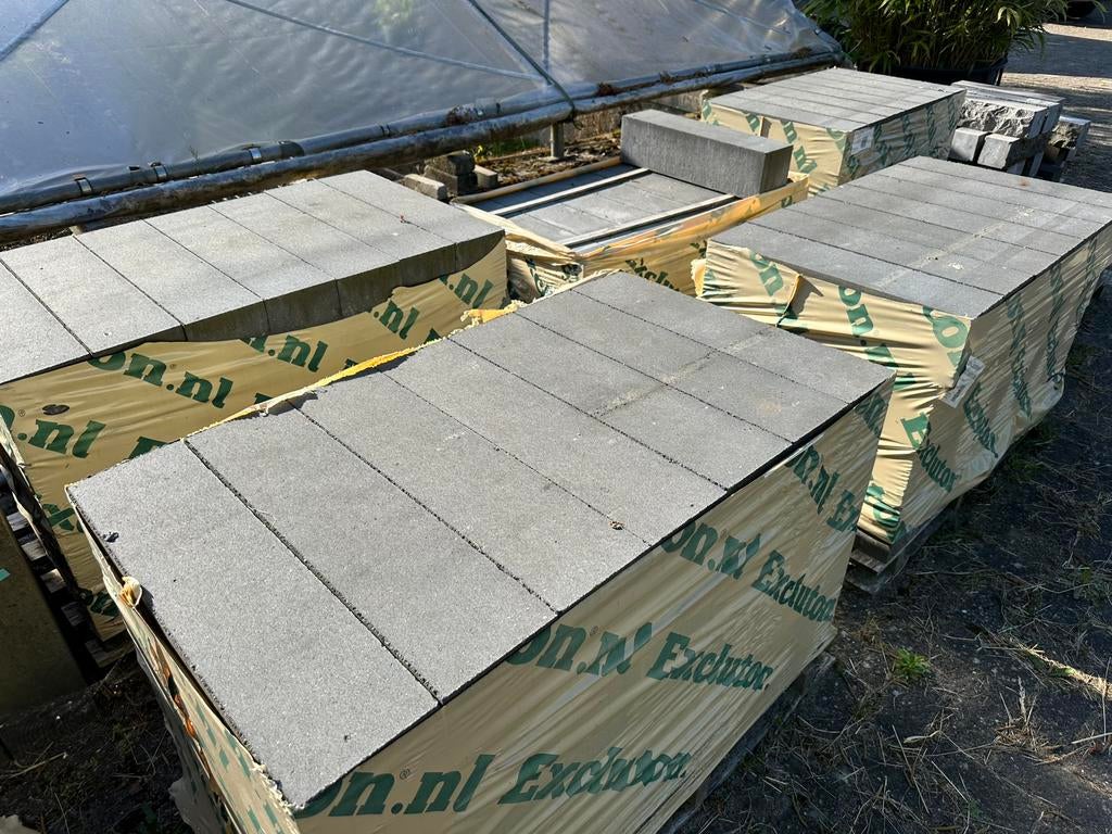 155 stuks linea nero zwart stapelblokken  15 15 60, Ophalen, Nieuw, Overige materialen