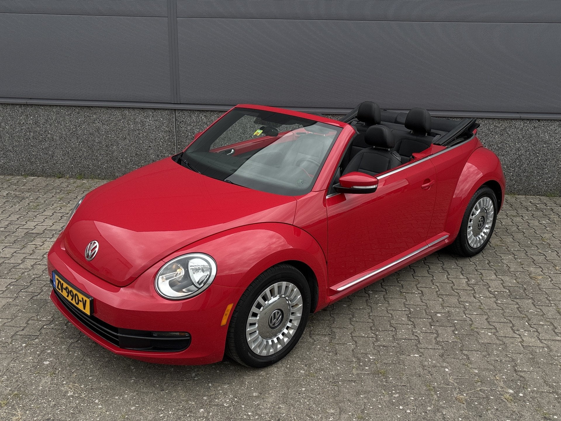 Volkswagen Beetle Cabrio 1.8T Premium - Automaat - Cruise Co, Auto's, Stof, Gebruikt, 4 stoelen, Bedrijf