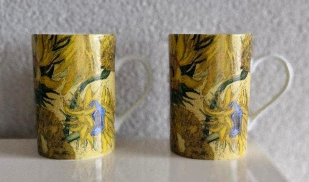 Set van 2 Van Gogh Museum zonnebloem Bekers, Huis en Inrichting, Overige merken, Keramiek, Zo goed als nieuw, Overige stijlen