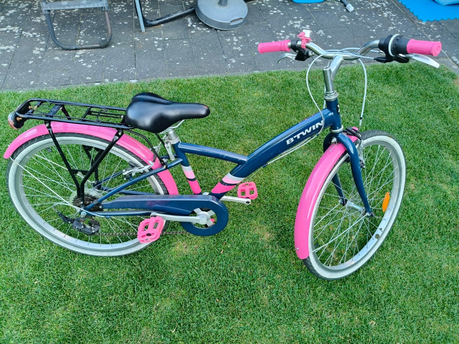 B'Twin kinderfiets 24 inch - Blauw/Roze, Ophalen, 20 inch of meer, Gebruikt, Velgrem