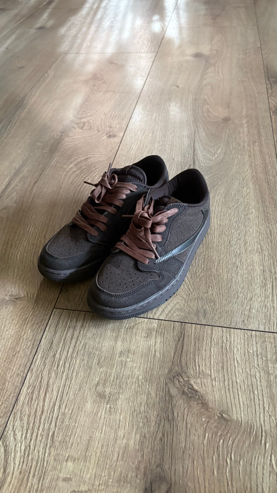 Nike Air Jordan 1 Low Travis Scott Reverse Mocha, Ophalen of Verzenden, Zo goed als nieuw, Bruin, Sneakers of Gympen