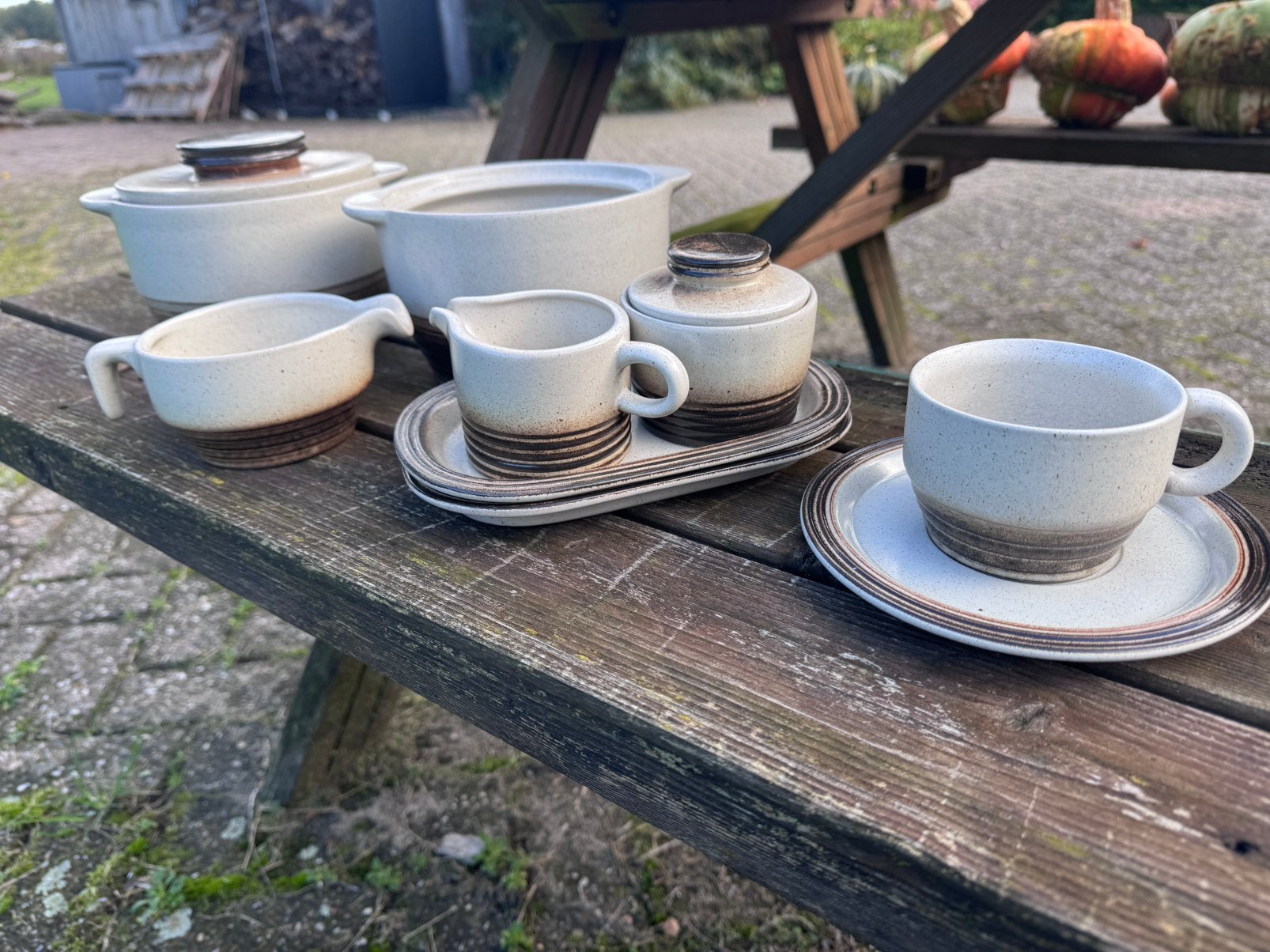 Mooi servies van Gerzit, Ophalen