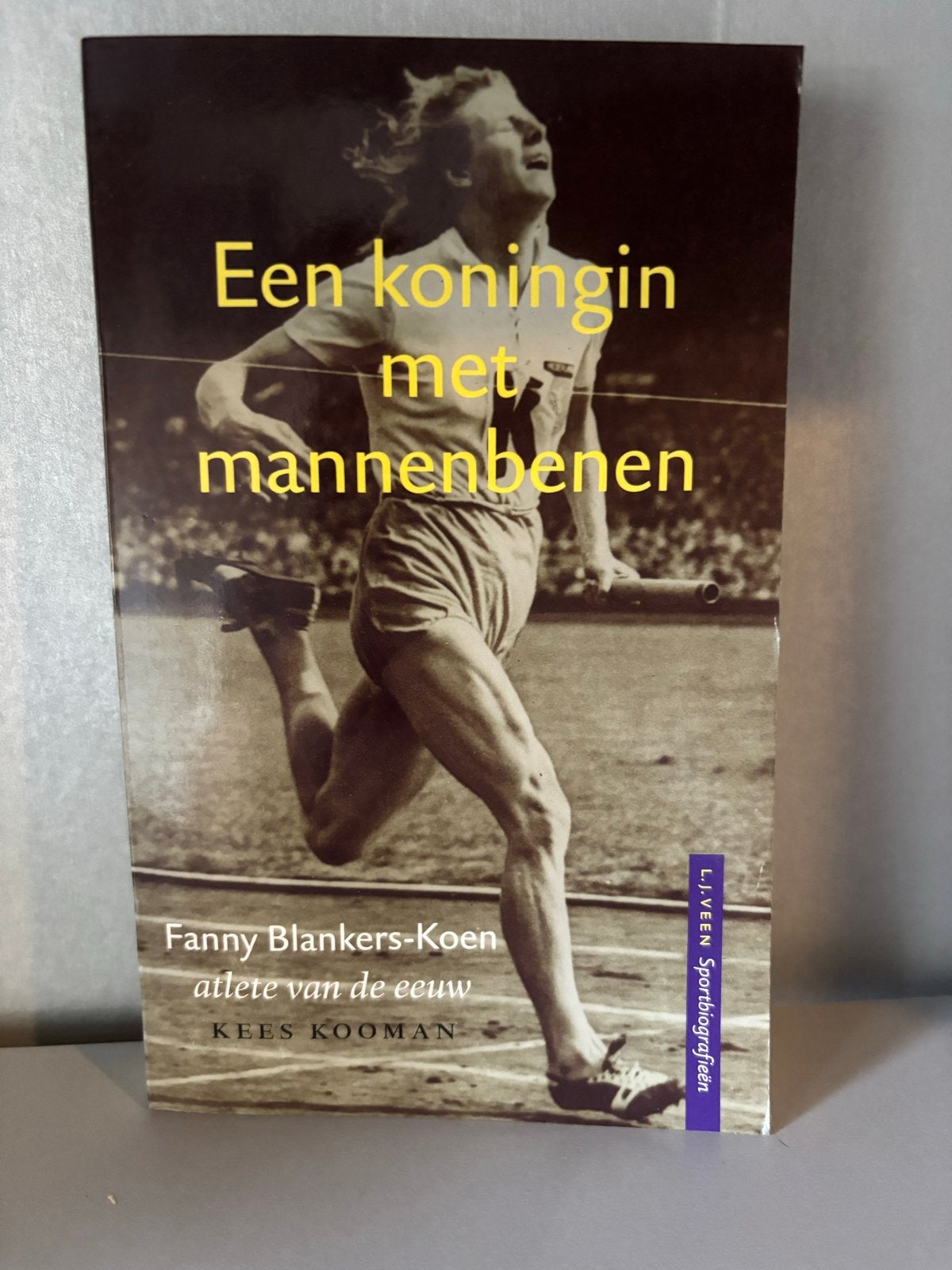 Fanny Blankers-Koen: Een koningin met mannenbenen, Boeken, Ophalen of Verzenden, Gelezen, Sport