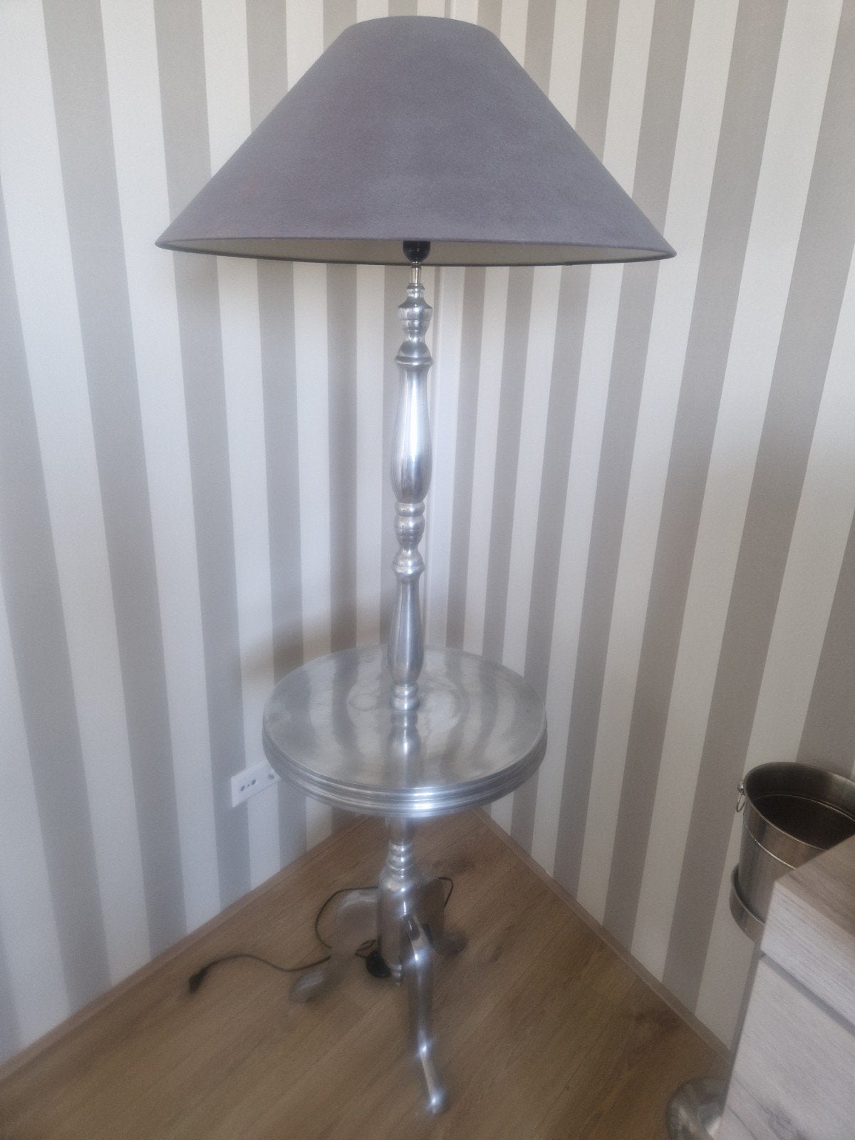 Riviera Maison Vloerlamp met bijzettafel en kap, Huis en Inrichting, Lampen | Vloerlampen, Ophalen, Gebruikt, E27 (groot), Textiel