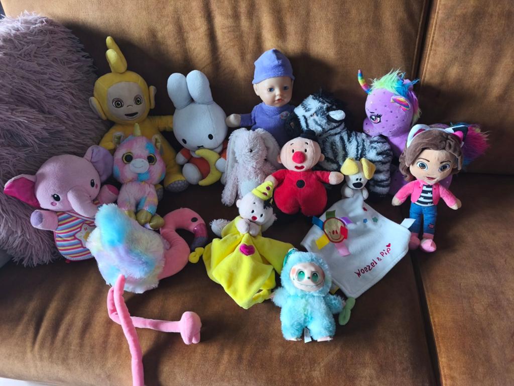 Knuffels en pop, Kinderen en Baby's, Speelgoed | Knuffels en Pluche, Ophalen, Zo goed als nieuw, Meerkleurig, Overige typen