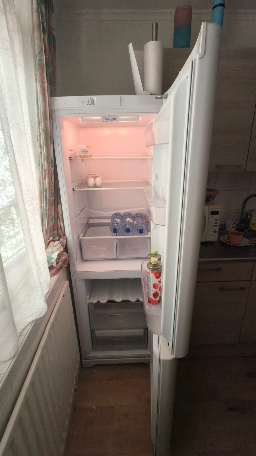Indesit koel/vriescombinatie - 185x60 - in goede staat, Ophalen, 200 liter of meer, Met aparte vriezer, 160 cm of meer