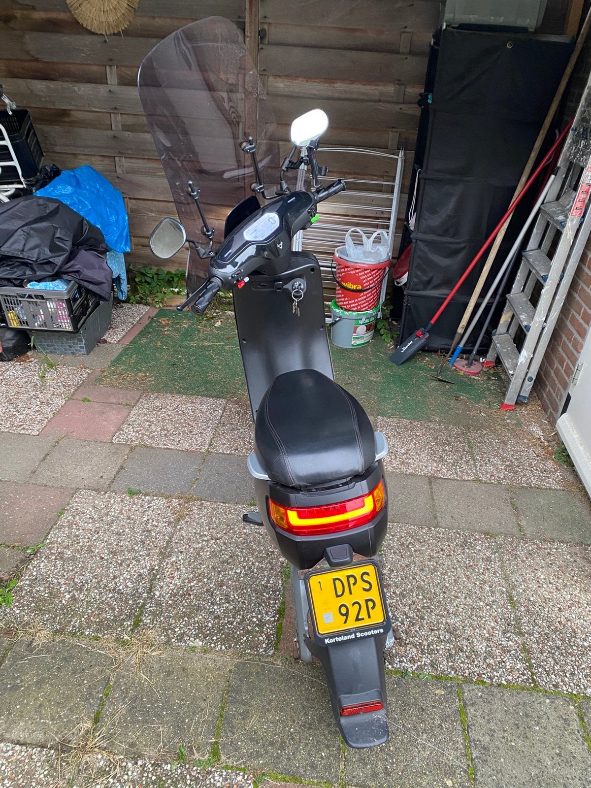 Niu Scooter, Elektrisch, Zo goed als nieuw, Ophalen, Overige merken