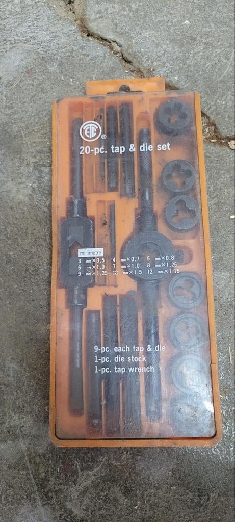 20-delige tap- en snijset (millimeter), Ophalen of Verzenden, Gebruikt
