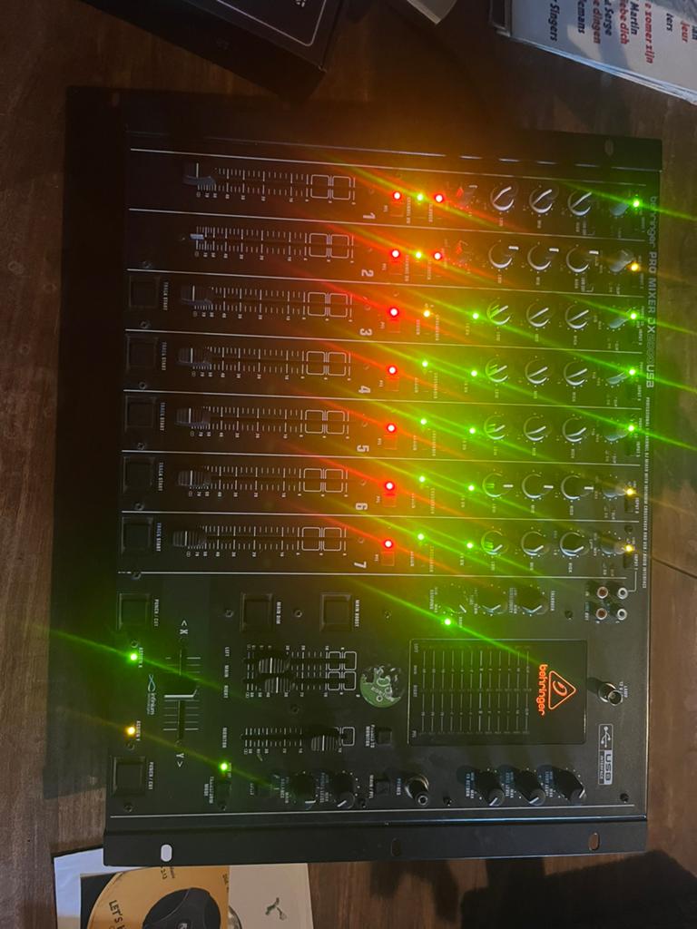 Oersterk mengpaneel behringer dx2000, Muziek en Instrumenten, Mengpanelen, Ophalen of Verzenden, Gebruikt