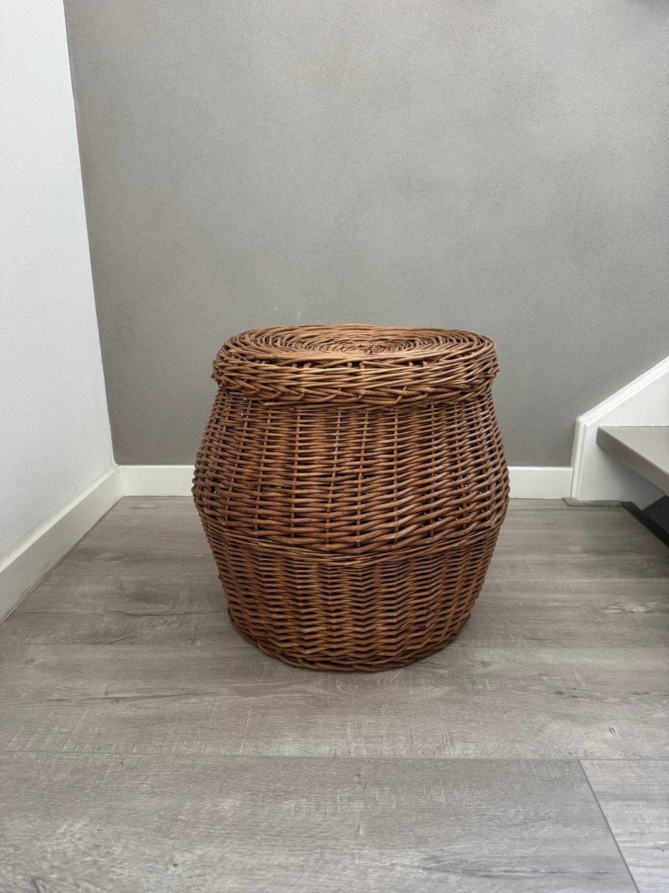 Mand met deksel, Huis en Inrichting, Woonaccessoires | Schalen en Manden, Ophalen, Gebruikt, Mand, Handgemaakt