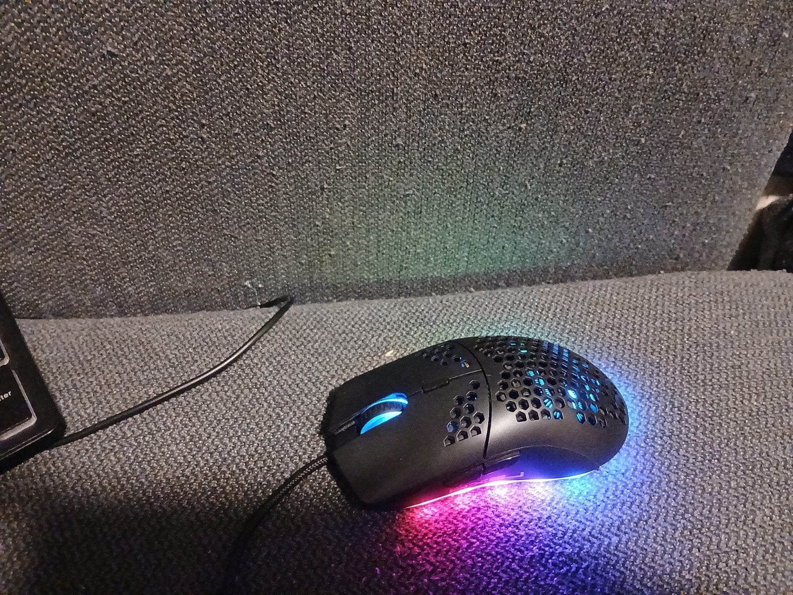 Gaming Muis met RGB Verlichting - Bedraad, Rechtshandig, Muis, Gebruikt, Ophalen of Verzenden