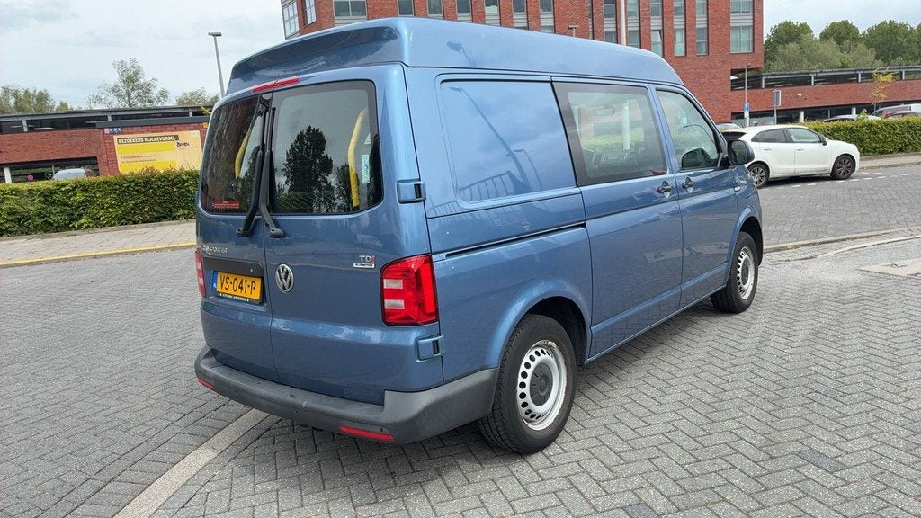 Volkswagen Transporter 2.0 TDI L1H2 TRENDLINE | ROLSTOEL BUS, Auto's, Euro 5, Stof, Gebruikt, Zwart