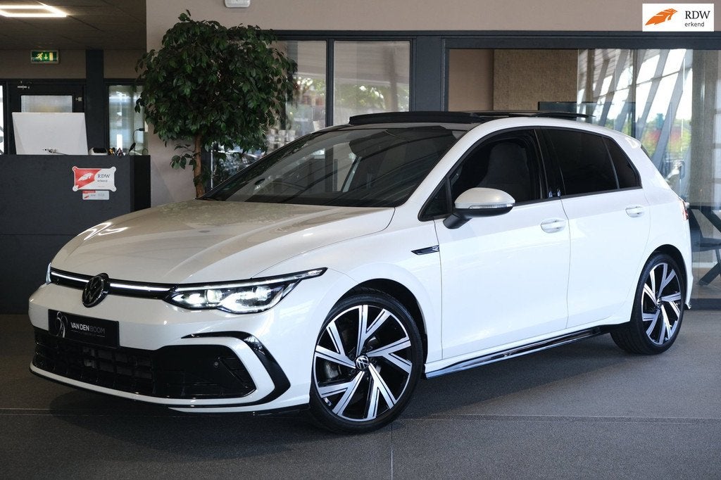 Volkswagen Golf 8 1.5 eTSI R-Line DSG Pano Navi Acc Pdc Cam, 4 cilinders, 150 pk, Alcantara, Wit