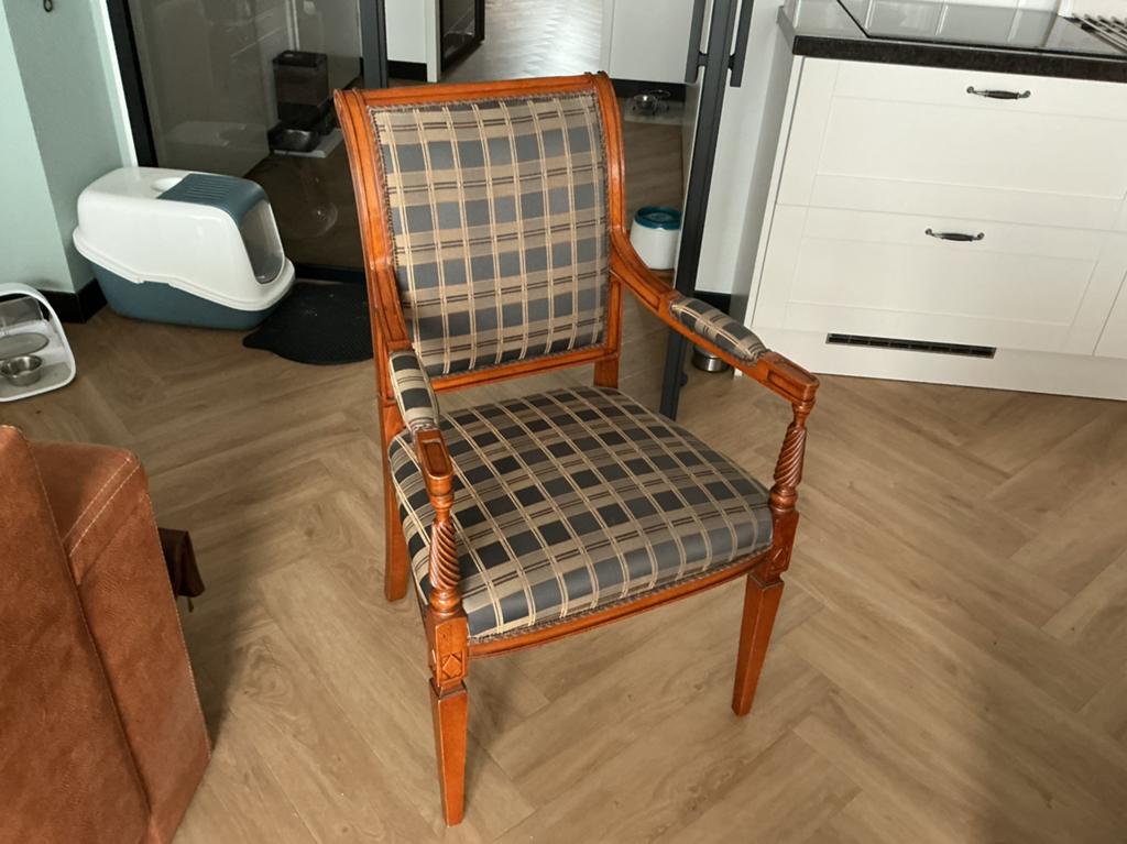 Selva stoel in kersenhout met geruite bekleding, Ophalen