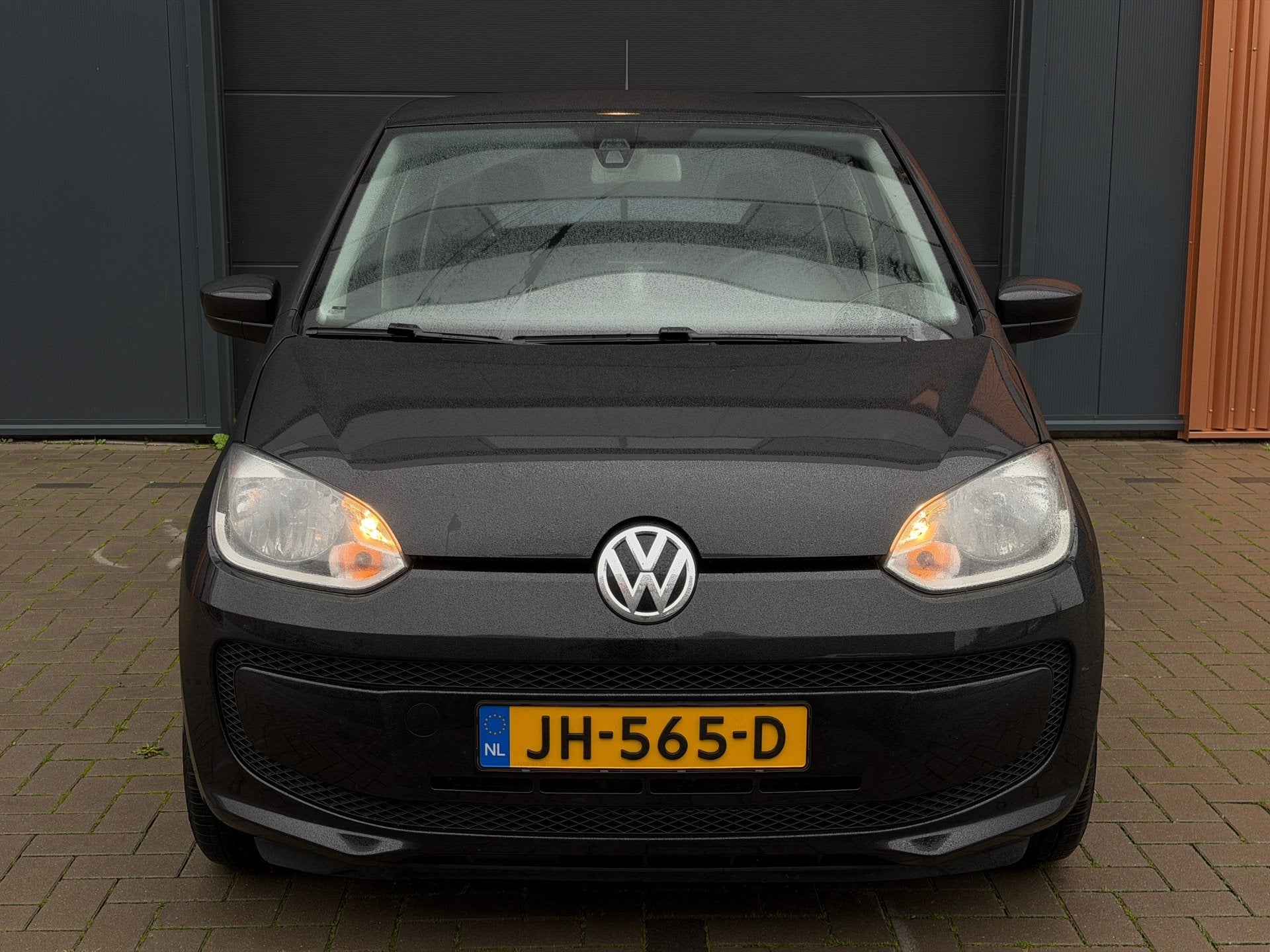 Volkswagen Up! 1.0 move up! BlueMotion|5-deurs|Scherm|Navi|B, Voorwielaandrijving, Gebruikt, 840 kg, Zwart