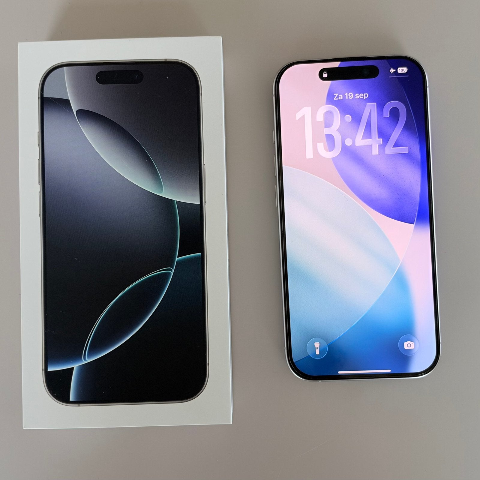 Iphone 16 PRO Wit - 128GB - 91% Batterij - ZGAN, 128 GB, Wit, Zo goed als nieuw, Zonder simlock