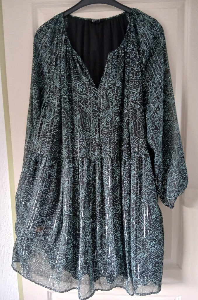 Mooi zwart met groene  japon van FSTVL mt 50, Kleding | Dames, Overige kleuren, Jurk, Nieuw, Ophalen of Verzenden