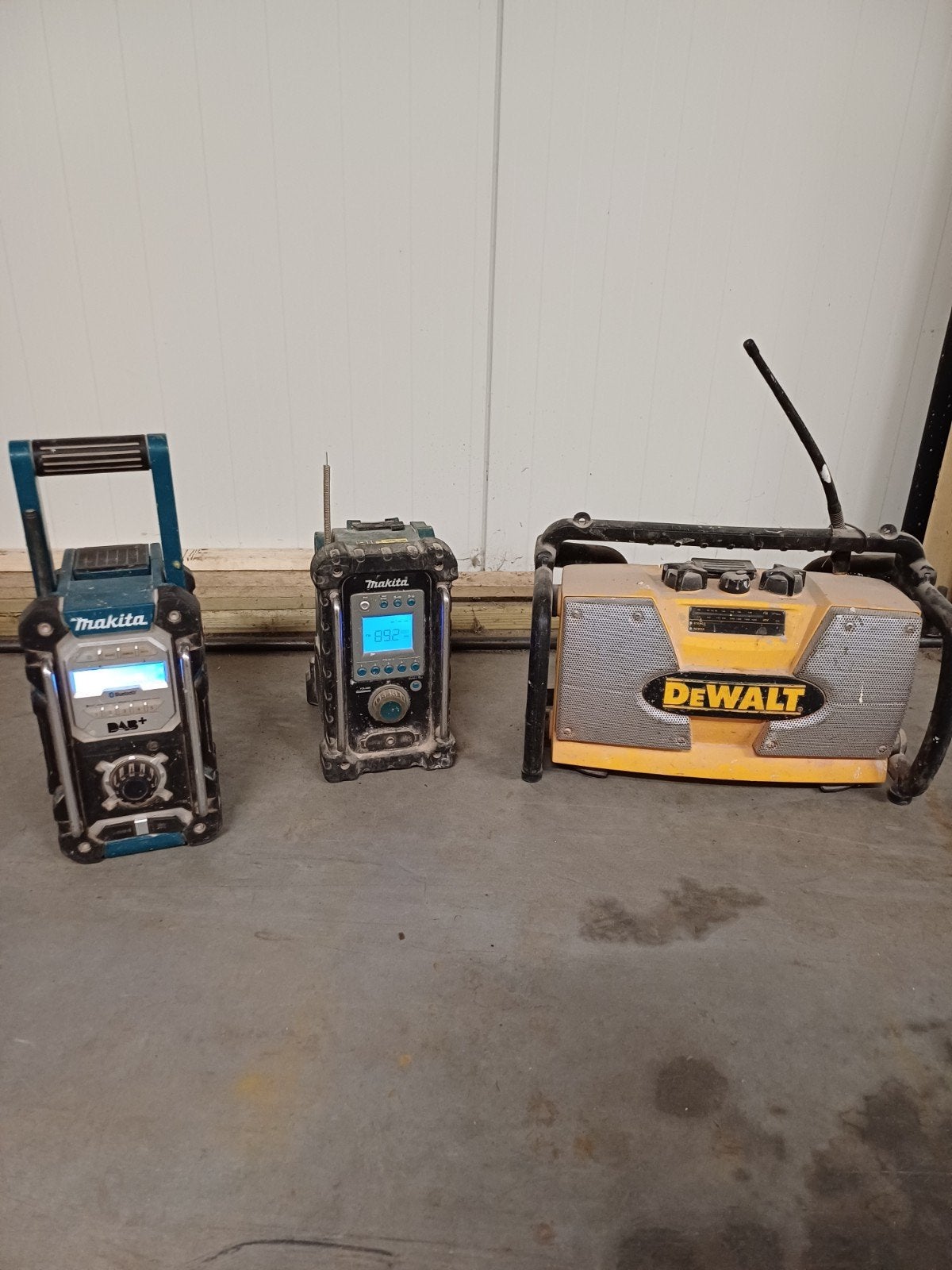 radio. de walt. makita. bouwradio, Audio, Tv en Foto, Radio's, Ophalen of Verzenden, Bouwradio