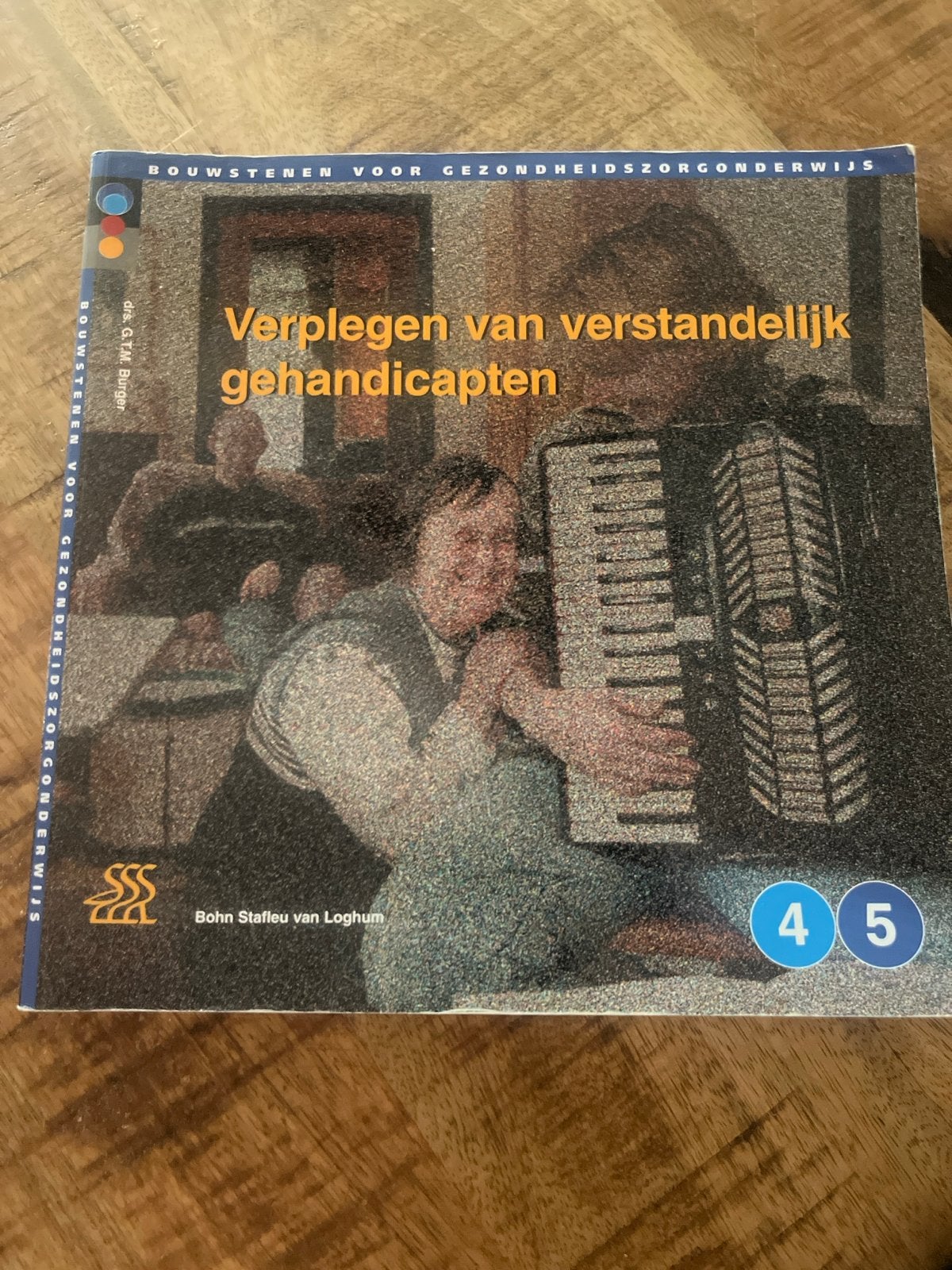 Verplegen van verstandelijk gehandicapten - Studieboek, Ophalen of Verzenden, Zo goed als nieuw, MBO