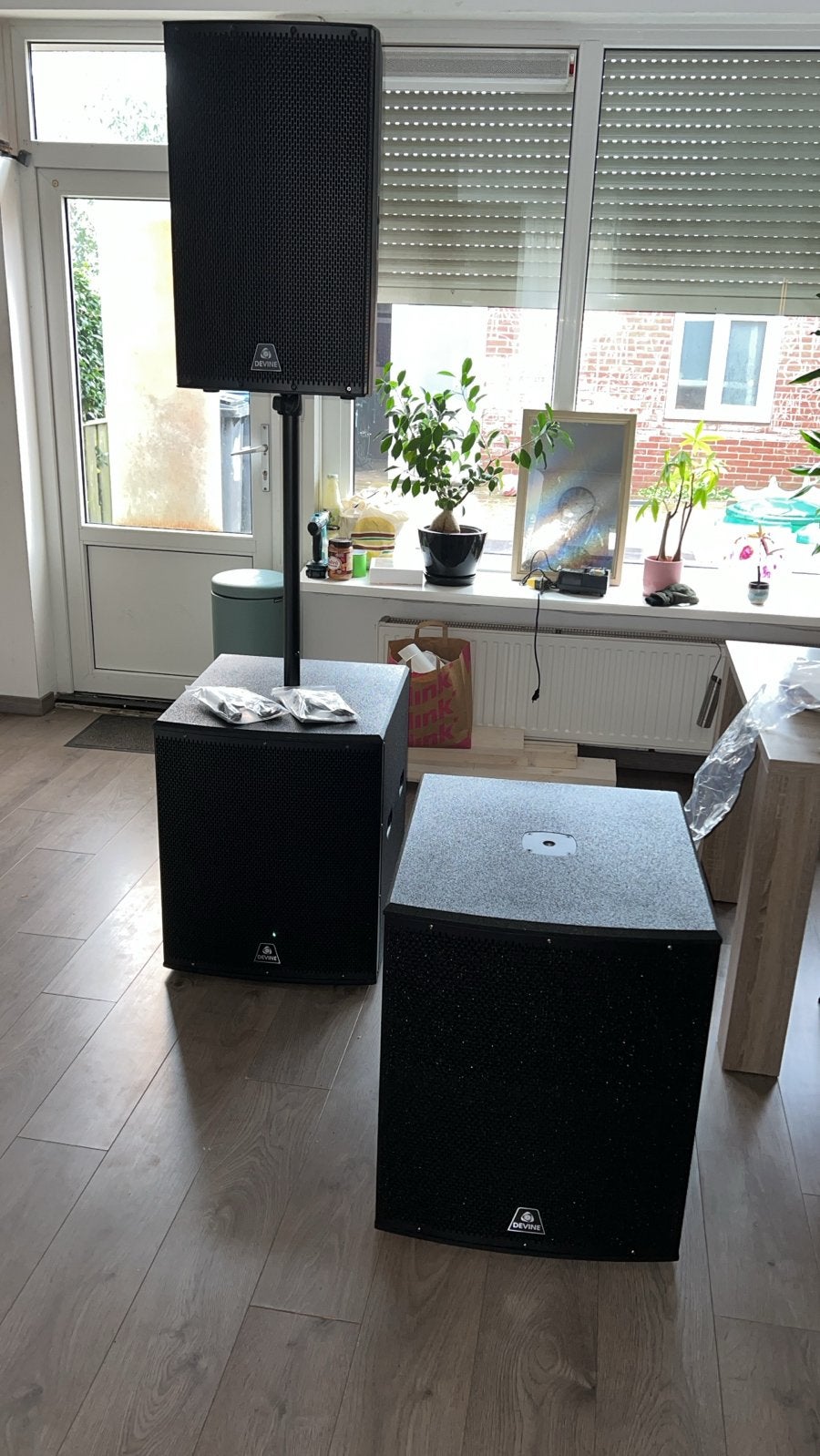 Devine Onyx 15A + 18SA PA-set (2x top, 2x sub), Inclusief kabels, Speakerset, Zo goed als nieuw, Ophalen