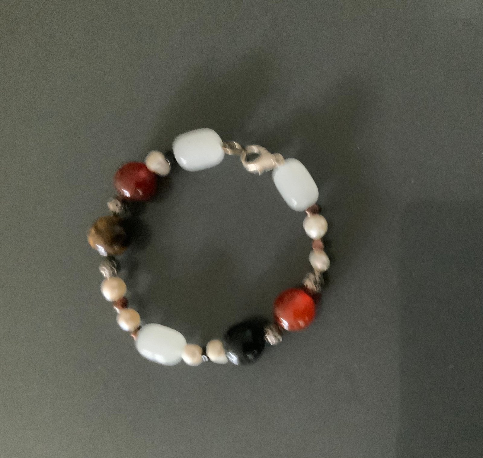 Armband met edelsteen , calciet -carneool - onix - tijgeroog, Ophalen of Verzenden, Nieuw, Overige materialen, Met edelsteen
