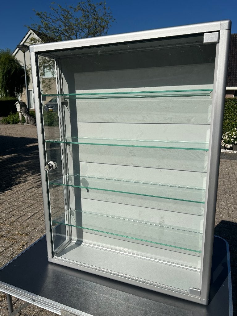 Hangende winkel vitrine, aluminium en glas, Ophalen, Gebruikt, 50 tot 100 cm, Glas