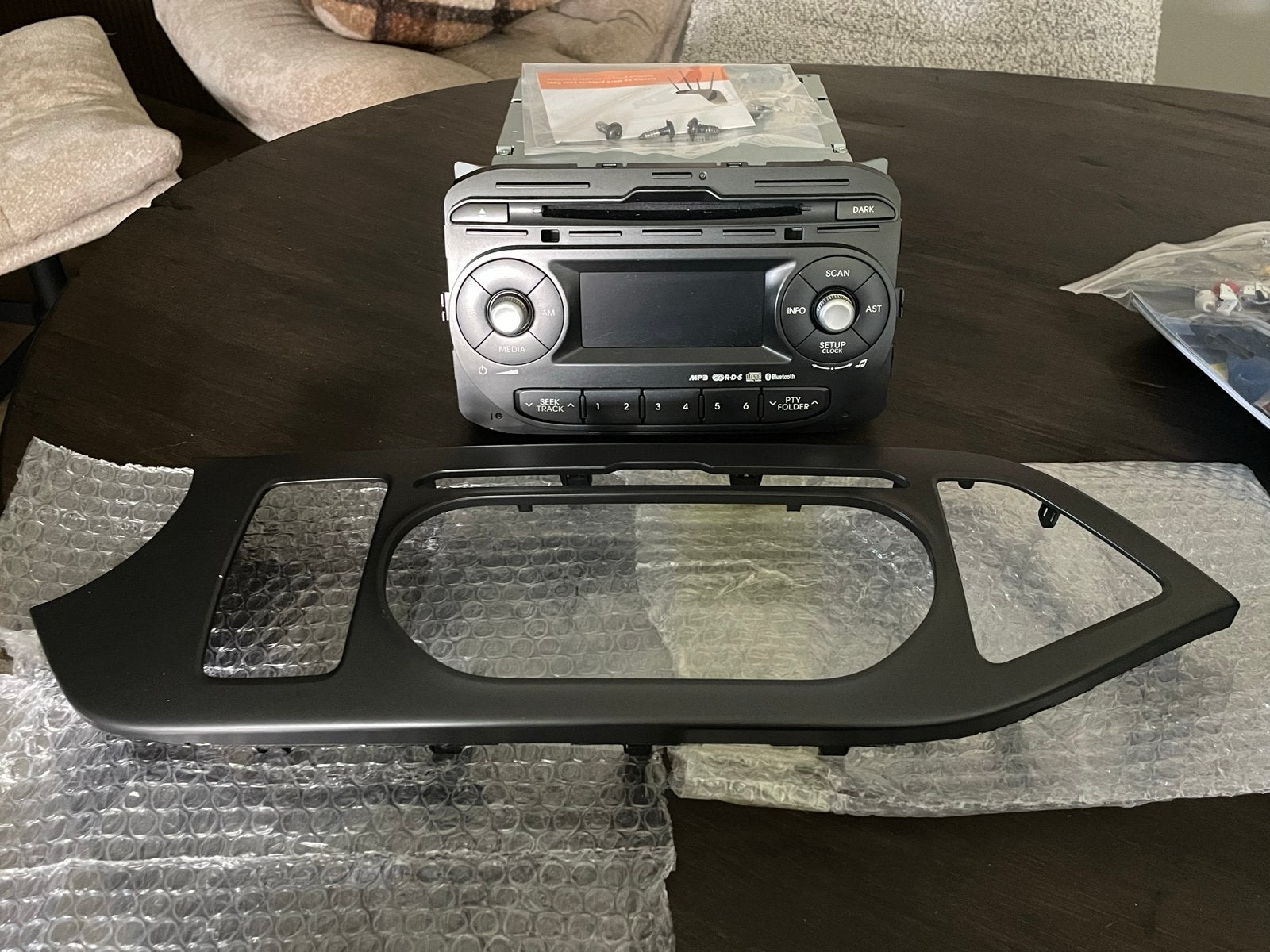 Autoradio Kia Picanto 2014 met dashboardframe, Ophalen, Gebruikt